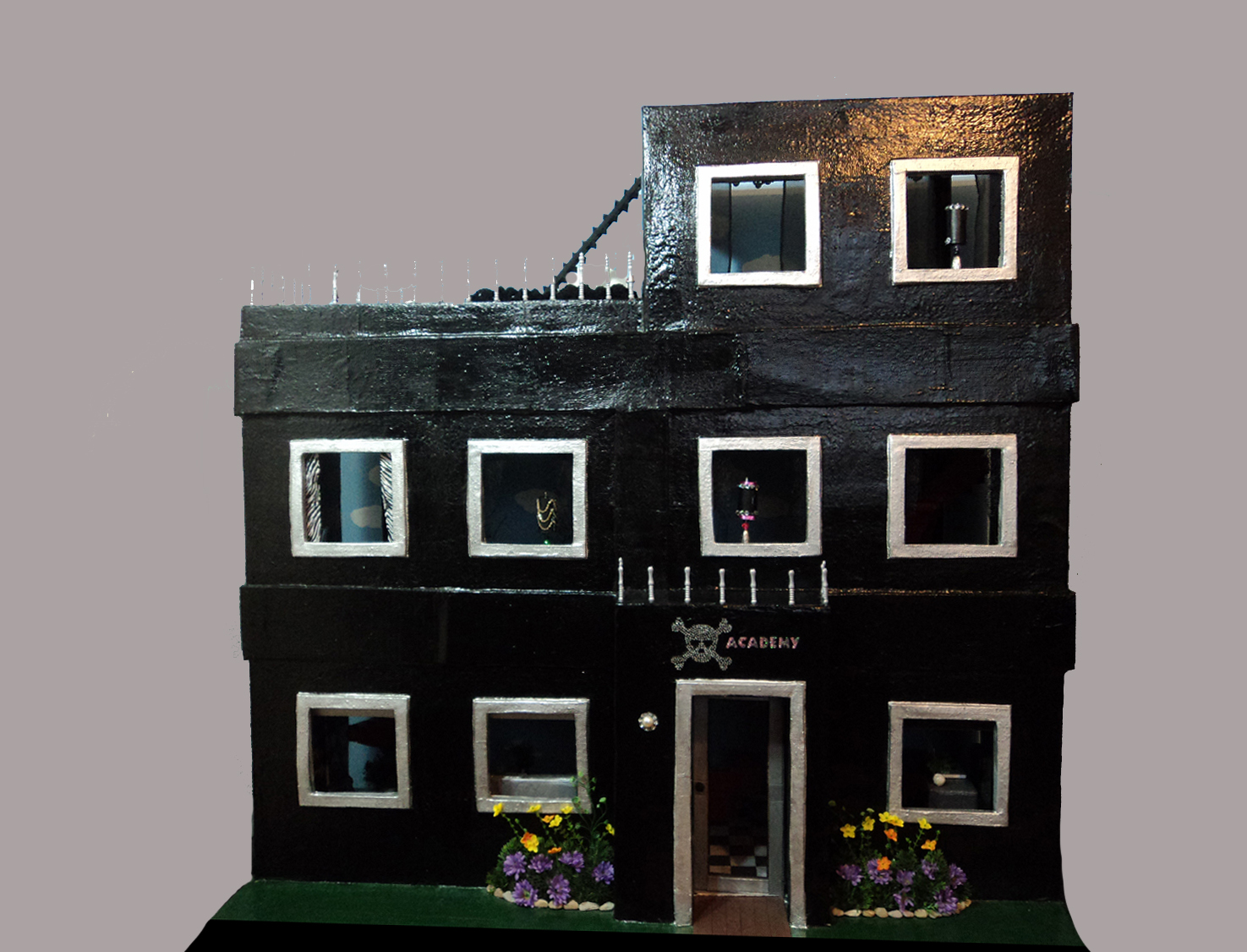 Lola s Mini Homes Monster High School House No. 5